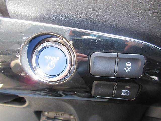 Toyota PRIUS 2019-03 21887-8