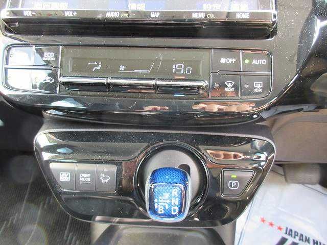 Toyota PRIUS 2019-03 21887-6