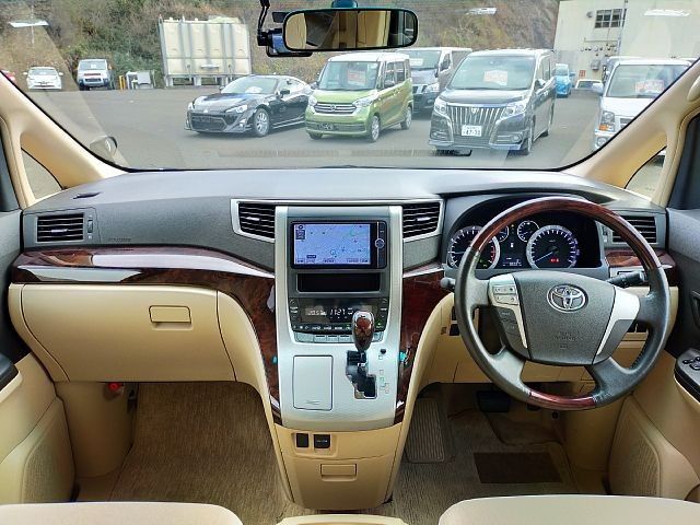 Toyota VELLFIRE 2014-05 192217-1
