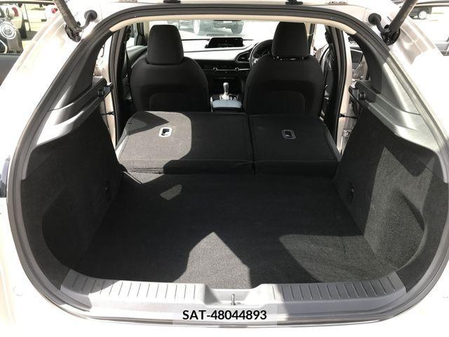Mazda CX-30 2022-03 230670-13