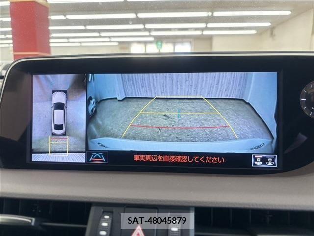 Lexus ES 2020-08 300402-3