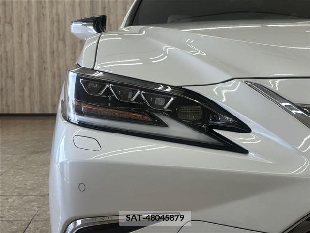 Lexus ES 2020-08 300402-19