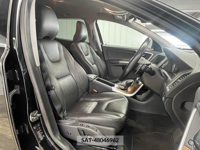 Volvo XC60 2015-09 329722-4