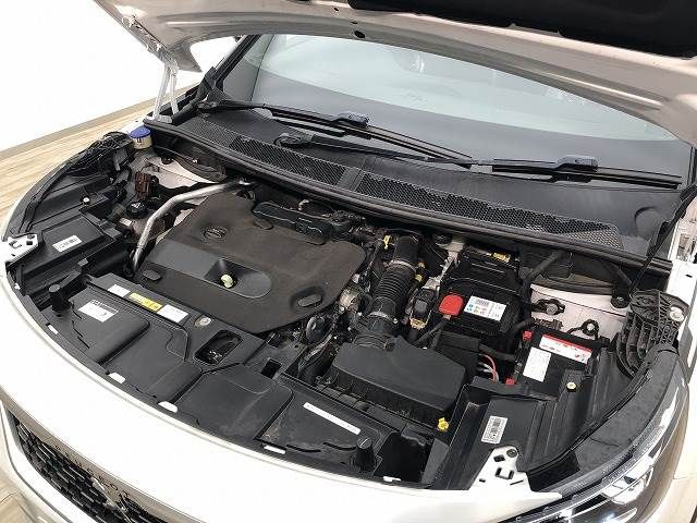 Peugeot 5008 2018-08 13228-15