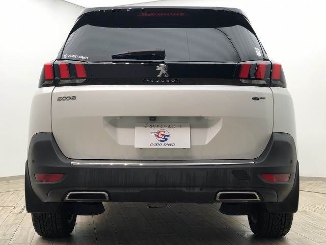 Peugeot 5008 2018-08 13228-17