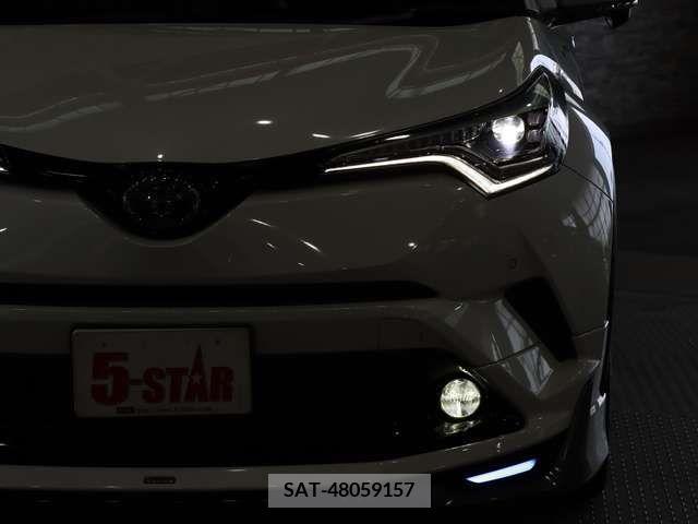 Toyota C-HR 2017-11 357773-13