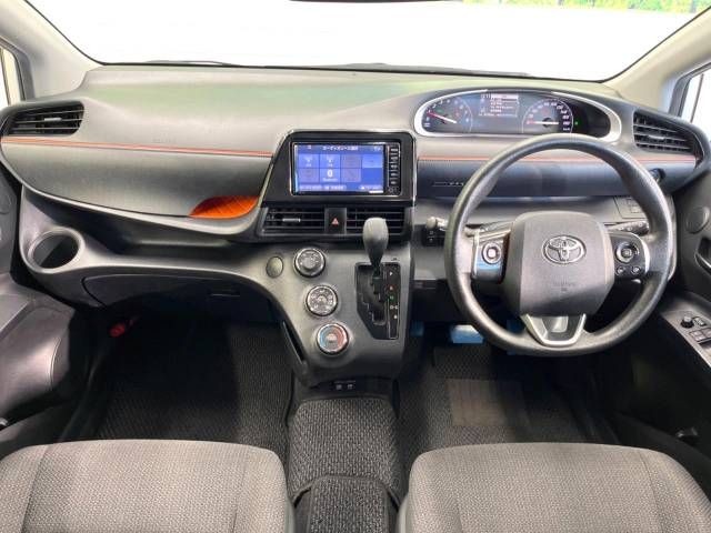 Toyota SIENTA 2018-10 12699-1
