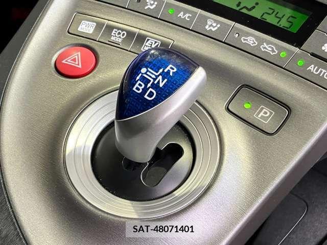 Toyota PRIUS 2015-09 373447-11