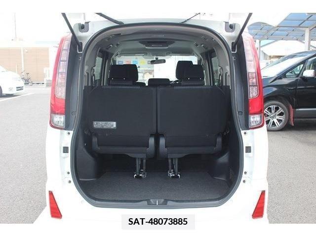 Toyota NOAH 2014-03 351748-16