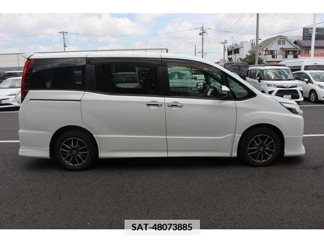 Toyota NOAH 2014-03 351748-8