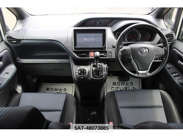 Toyota NOAH 2014-03 351748-14