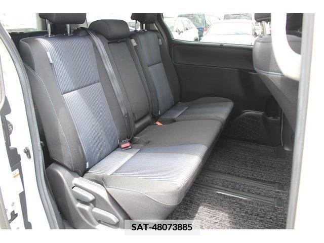 Toyota NOAH 2014-03 351748-13