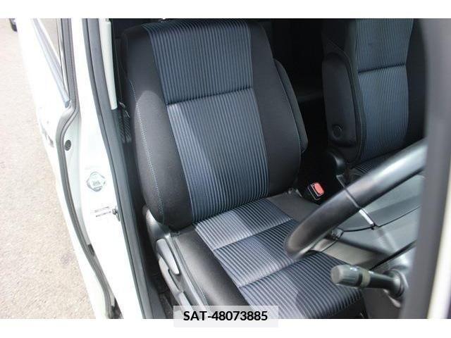 Toyota NOAH 2014-03 351748-12