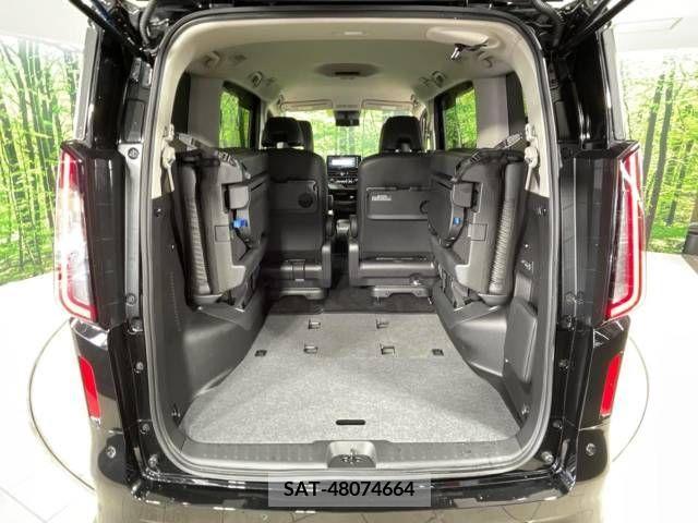 Nissan SERENA 2023-10 324945-10