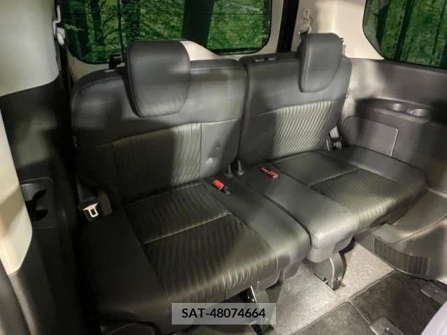 Nissan SERENA 2023-10 324945-9