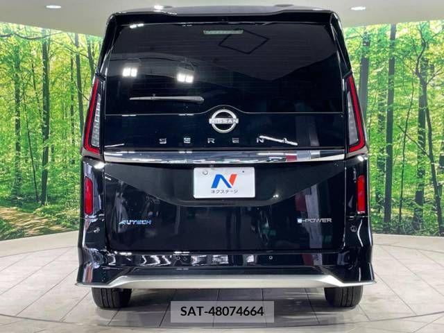 Nissan SERENA 2023-10 324945-15