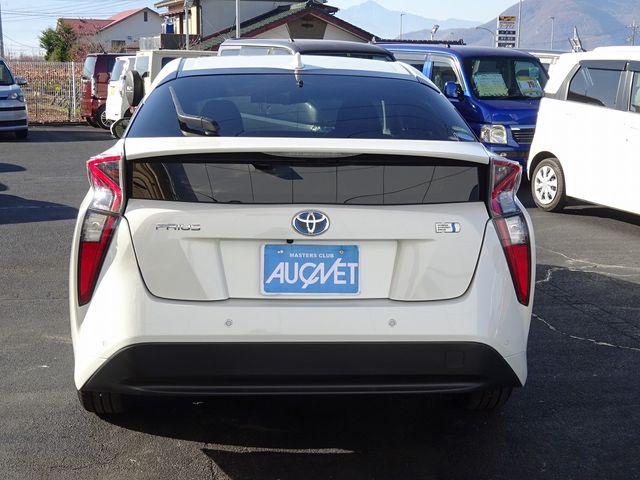 Toyota PRIUS 2018-05 28468-5