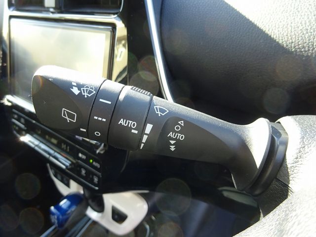Toyota PRIUS 2018-05 28468-19