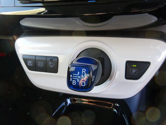 Toyota PRIUS 2018-05 28468-17
