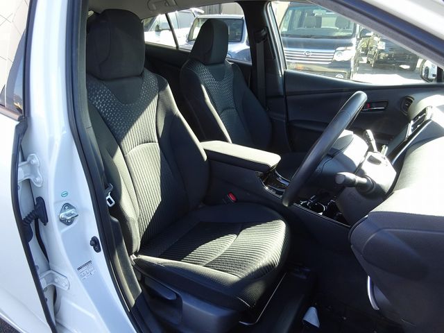 Toyota PRIUS 2018-05 28468-11