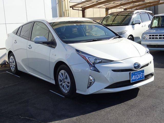 Toyota PRIUS 2018-05 28468-2