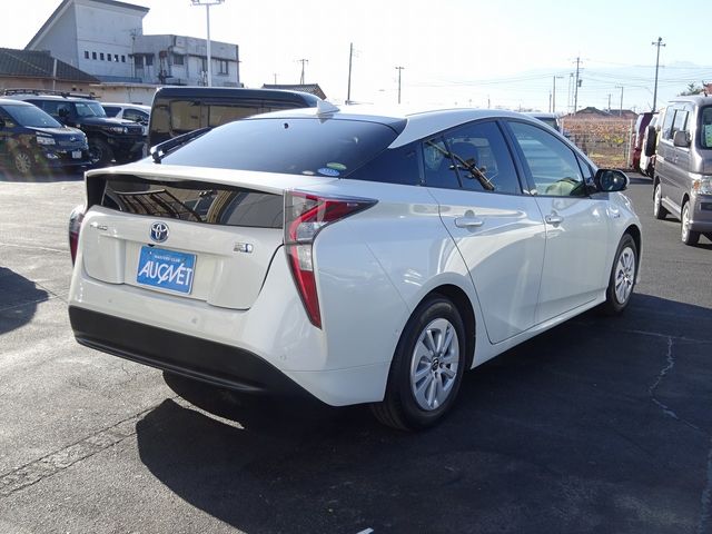 Toyota PRIUS 2018-05 28468-4