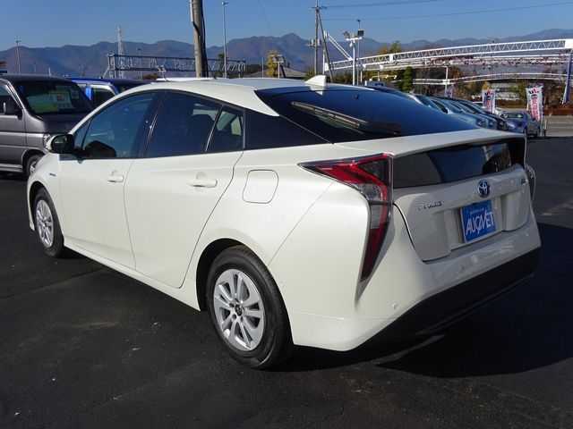 Toyota PRIUS 2018-05 28468-6