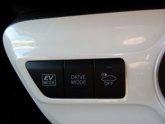 Toyota PRIUS 2018-05 28468-24