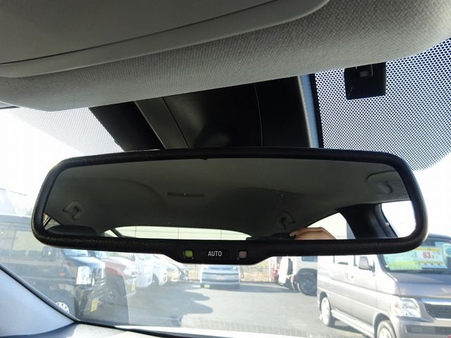 Toyota PRIUS 2018-05 28468-26