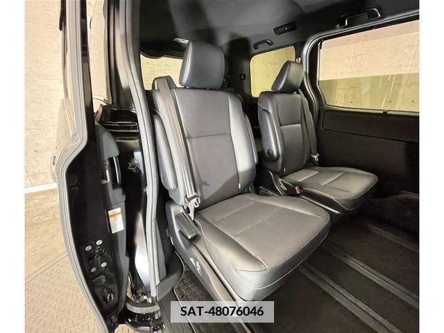 Toyota ESQUIRE 2018-06 349911-4