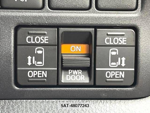 Toyota VOXY 2019-04 209571-3