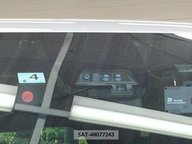 Toyota VOXY 2019-04 209571-2