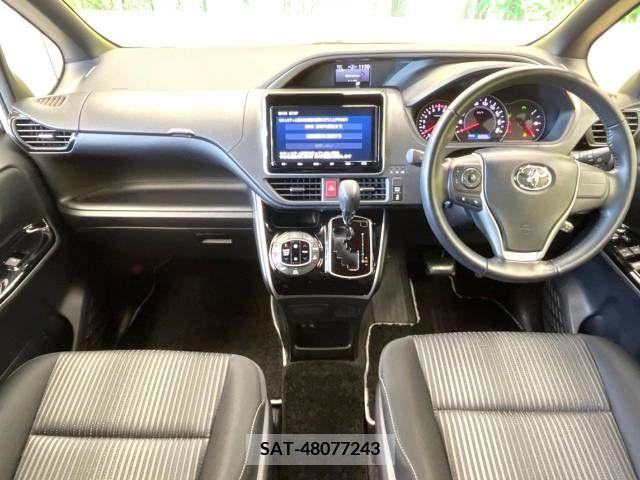 Toyota VOXY 2019-04 209571-1