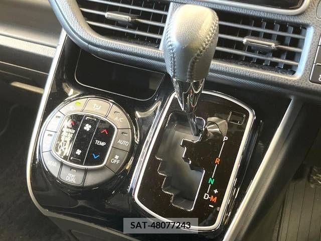 Toyota VOXY 2019-04 209571-14