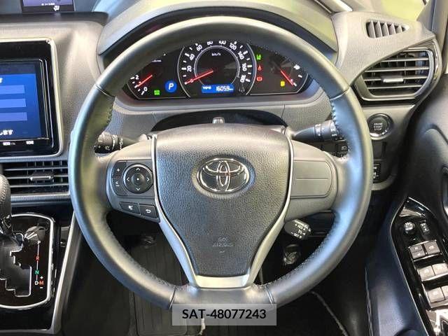Toyota VOXY 2019-04 209571-11