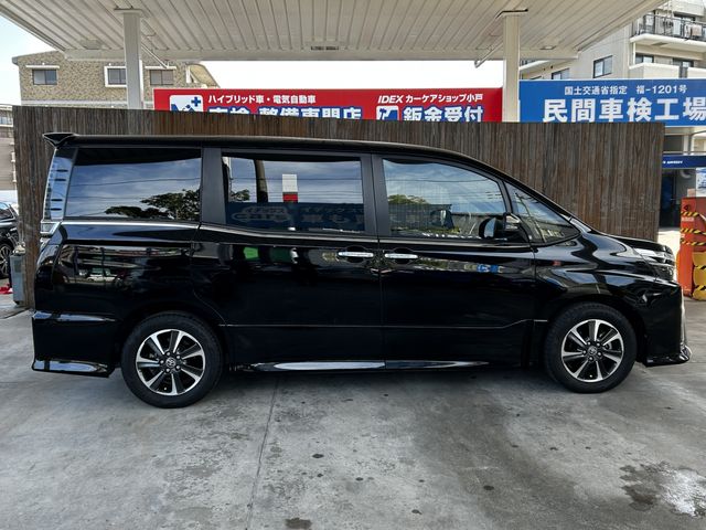 Toyota VOXY 2019-05 20737-5