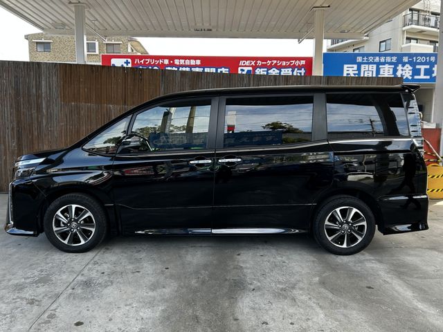 Toyota VOXY 2019-05 20737-7