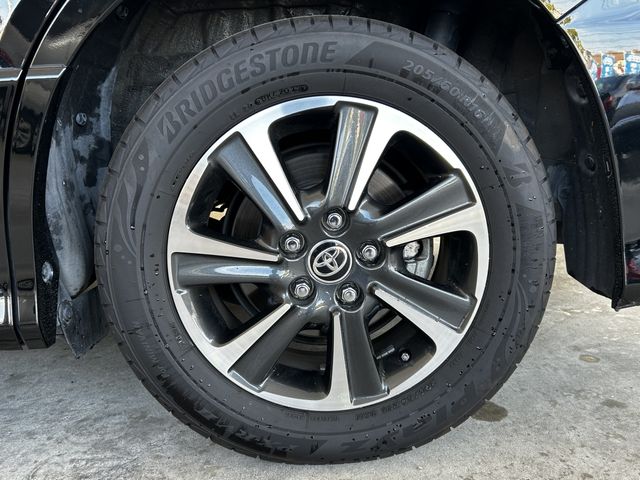 Toyota VOXY 2019-05 20737-9