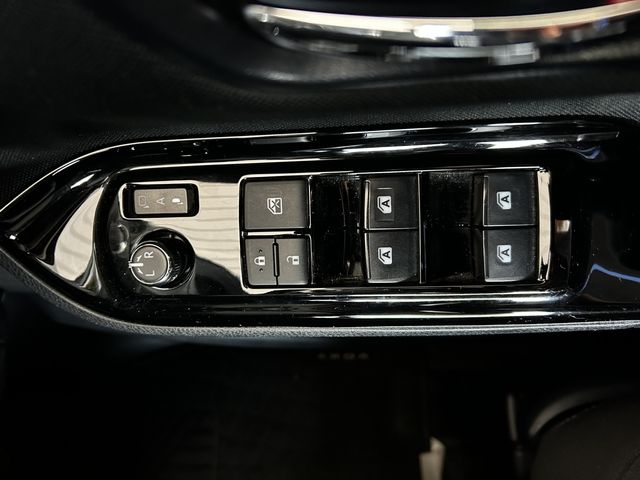 Toyota VOXY 2019-05 20737-26