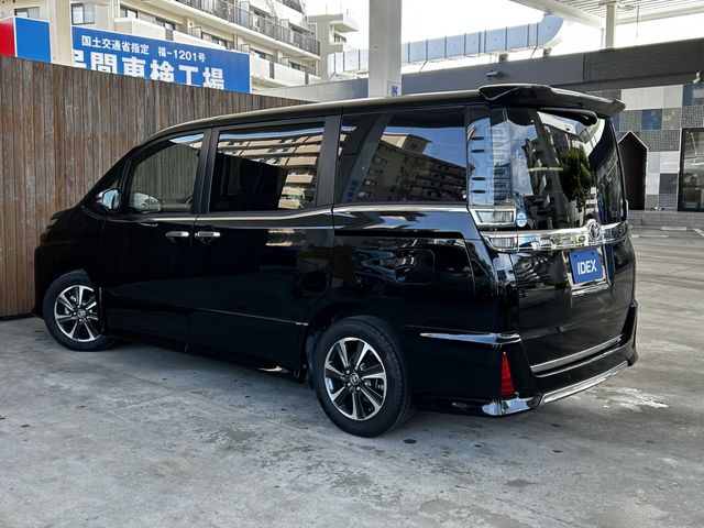 Toyota VOXY 2019-05 20737-8