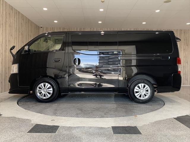 Nissan NV350 Caravan 2018-08 15282-7