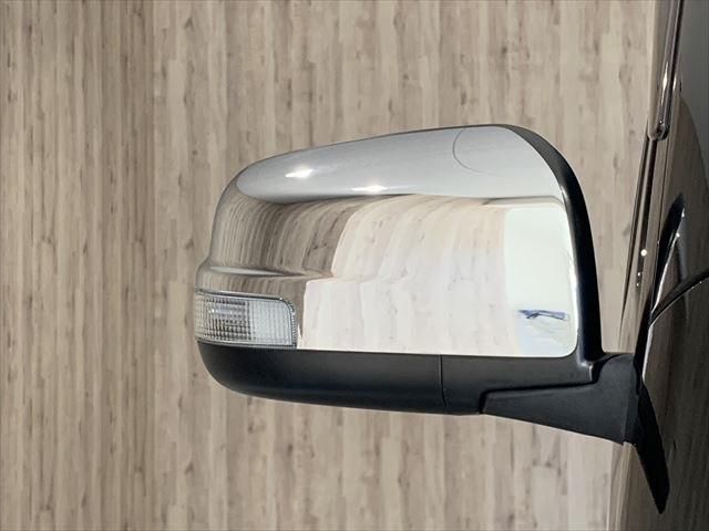 Nissan NV350 Caravan 2018-08 15282-13