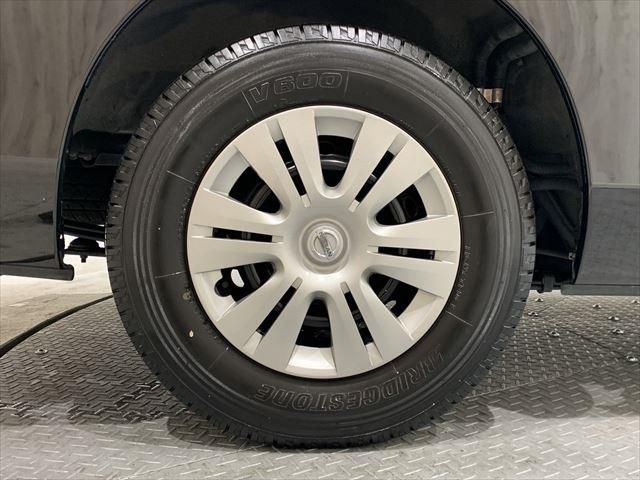 Nissan NV350 Caravan 2018-08 15282-16