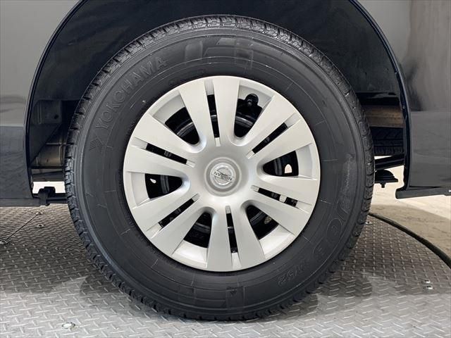 Nissan NV350 Caravan 2018-08 15282-15