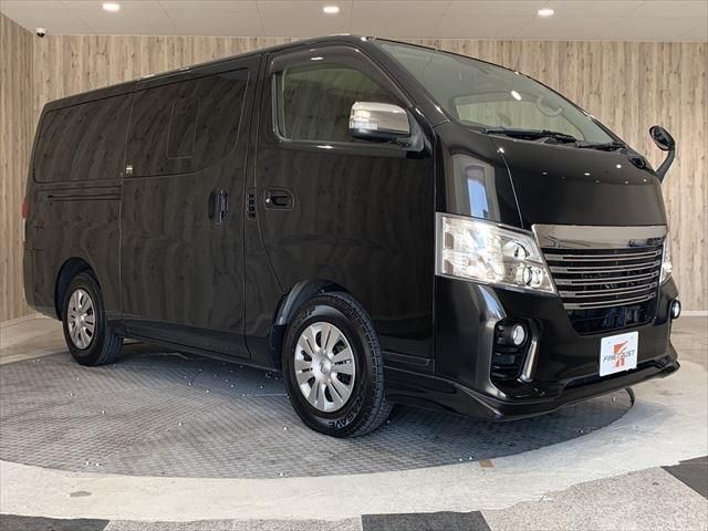 Nissan NV350 Caravan 2018-08 15282-2