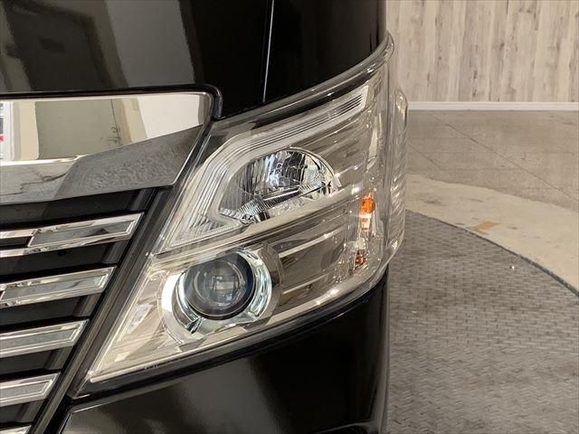 Nissan NV350 Caravan 2018-08 15282-8
