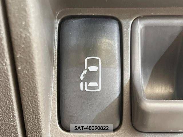 Toyota SIENTA 2011-08 313767-3