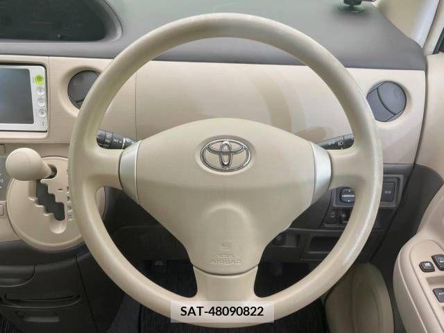 Toyota SIENTA 2011-08 313767-12