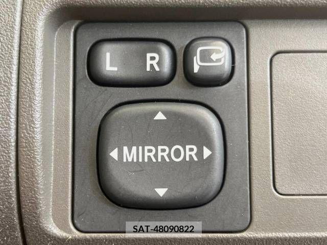 Toyota SIENTA 2011-08 313767-7