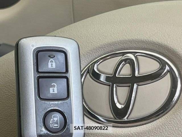 Toyota SIENTA 2011-08 313767-6